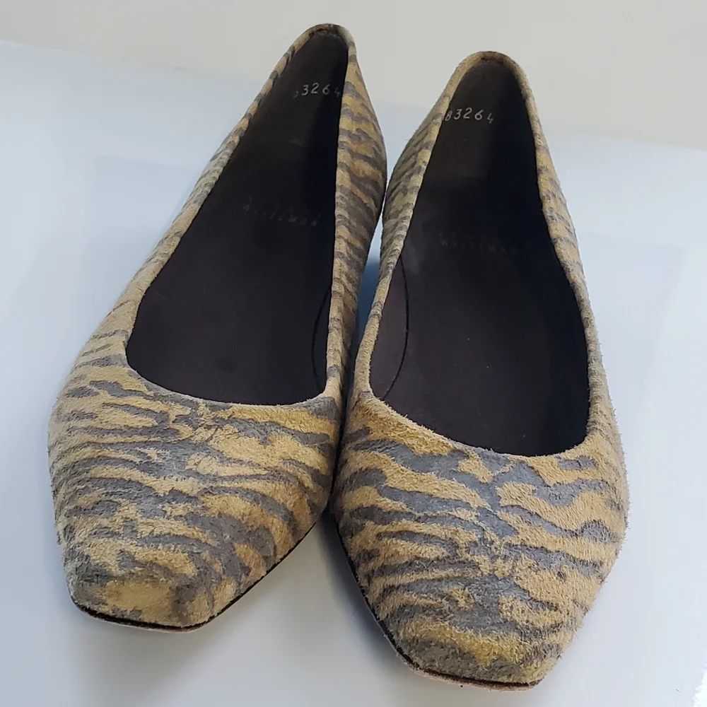 Stuart Weitzman Women's Leather animal Print Loafer Size 6